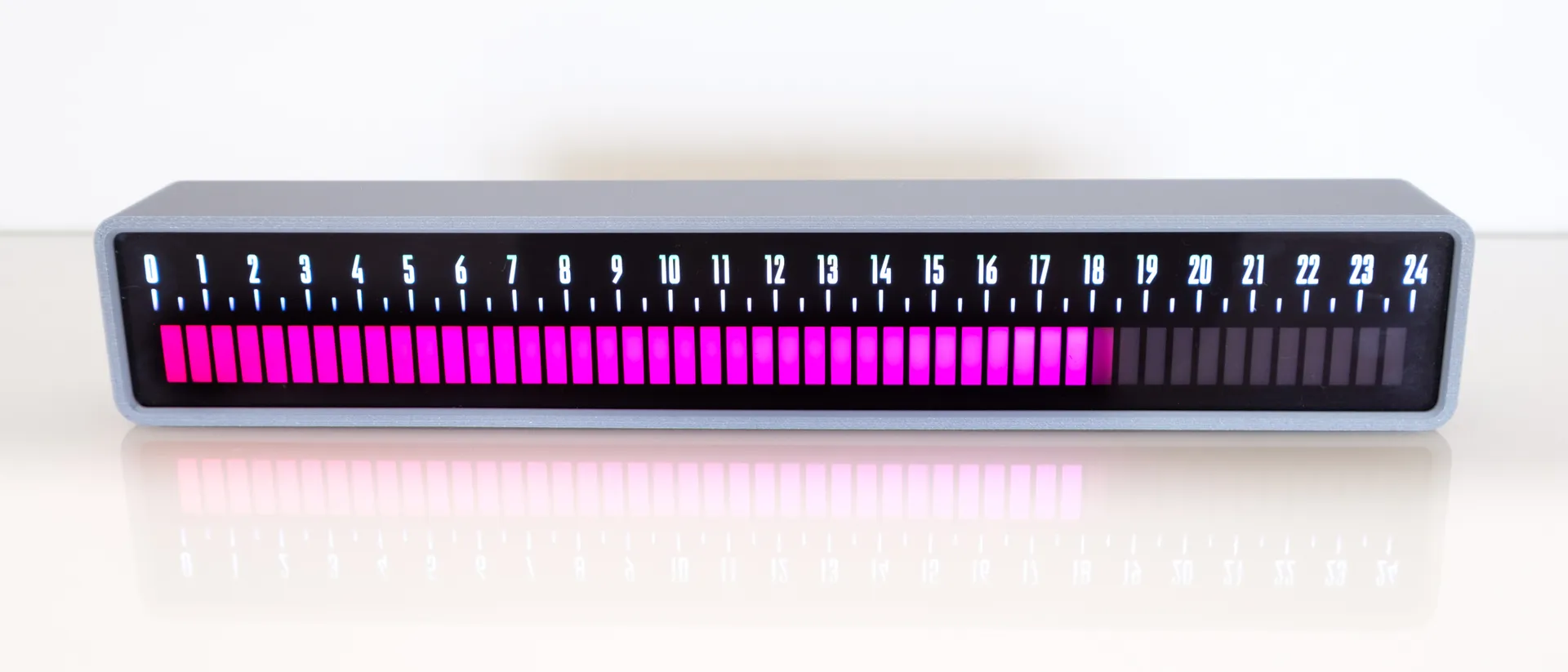Linear clock LED color 2